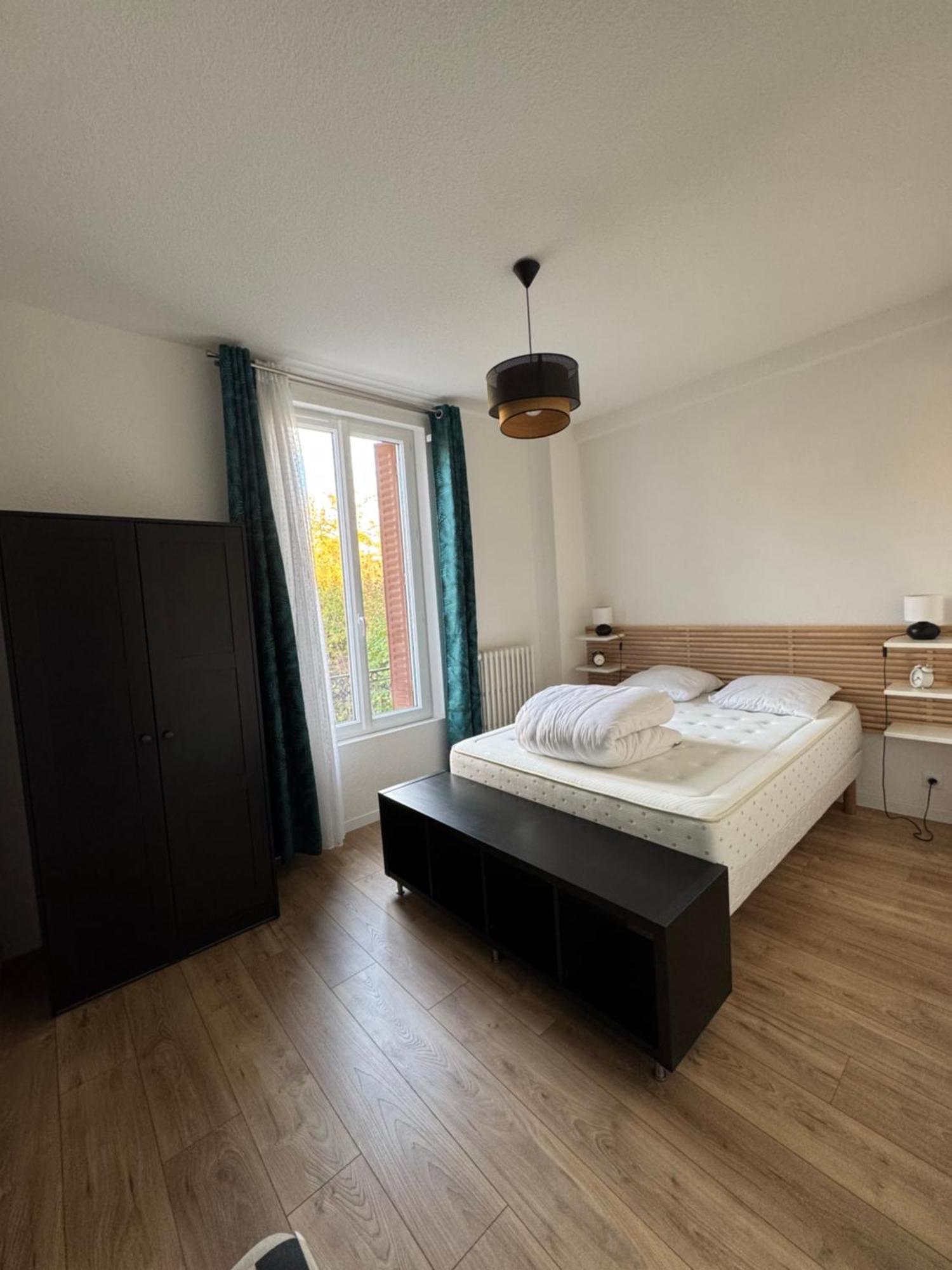 Appartement Le Madargue Idealement Place Châtel-Guyon Exterior photo
